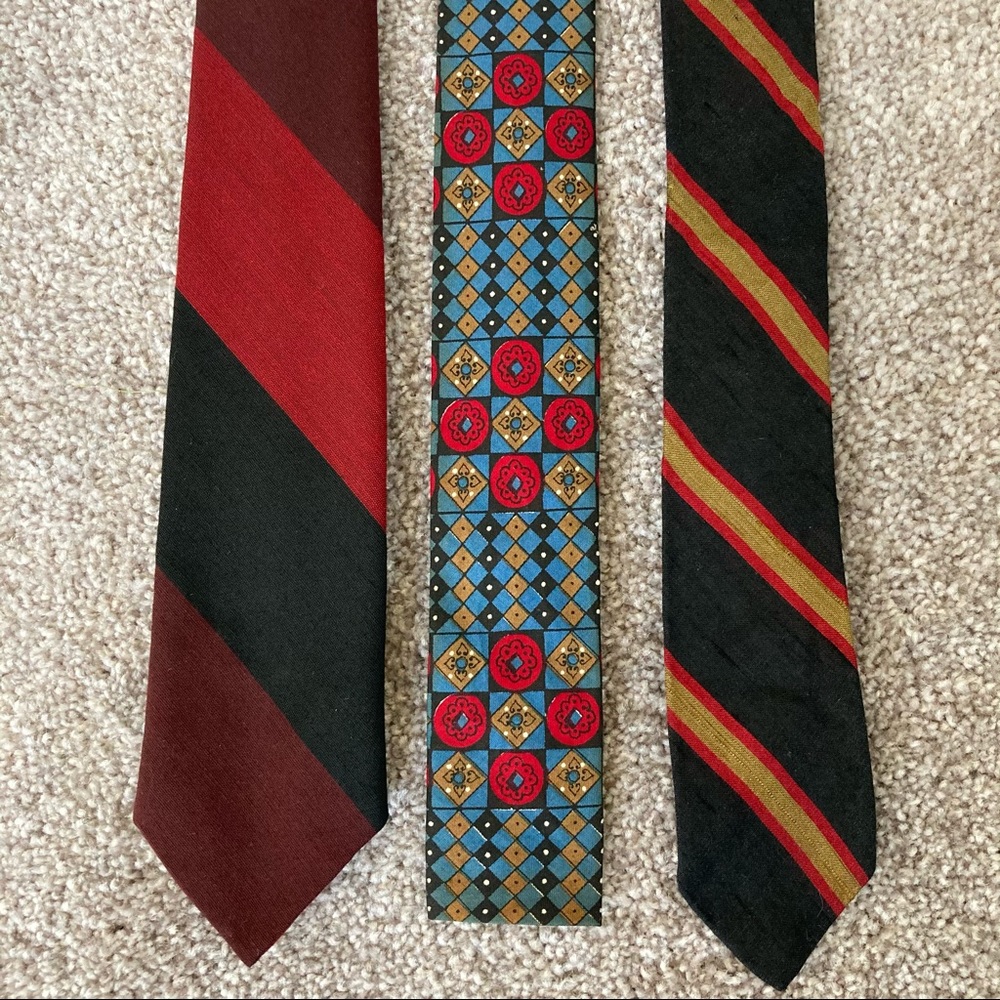 🎉HP🎉 30% off - Lot of Three Vintage Skinny Wembley Ties